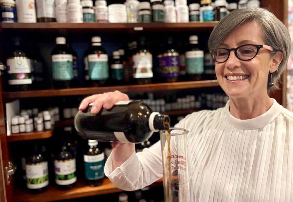 Joanne Lipinski decanting